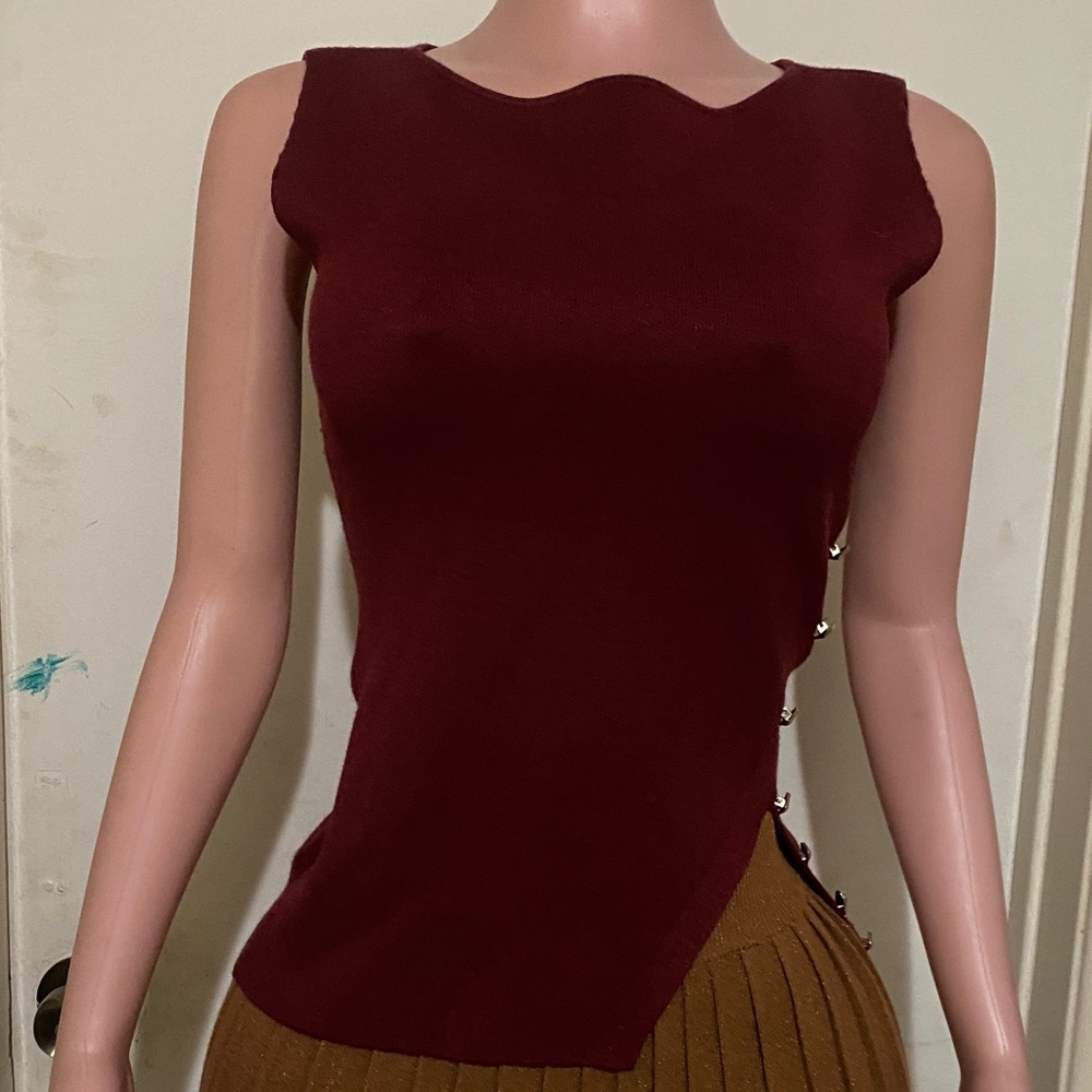 Chic Burgundy Asymmetrical Tank Top
